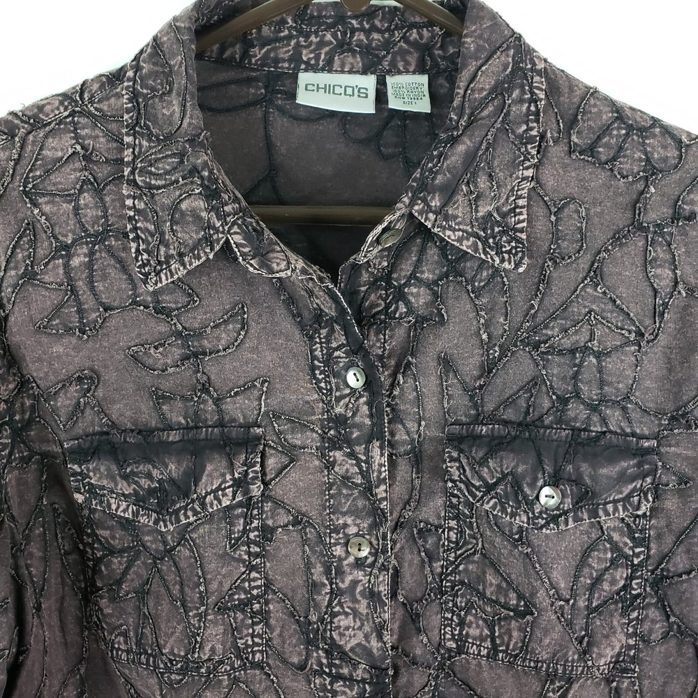 Chico's Blouse Women's Size 1 Purple Floral Frayed Embroidery Button Shirt - Picture 3 of 8